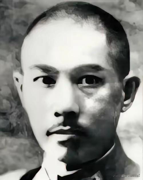 南京城破之际，他一人扛起六重职务，率领六千宪兵直面十万侵华日军的铁蹄，麾下将士无