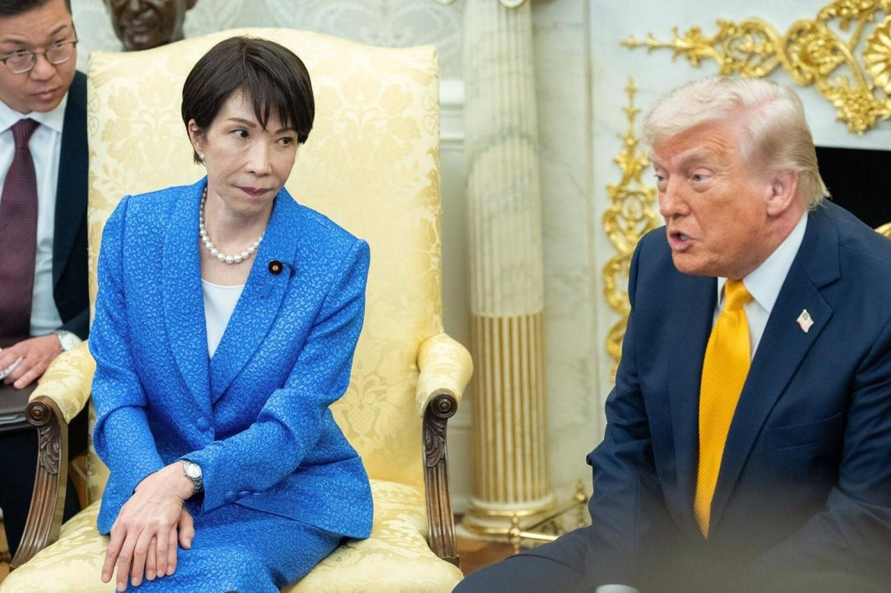 一张泄露的便笺，把美国的底牌掀了。

7月31日，戴维营、美国财长贝森特在特朗普