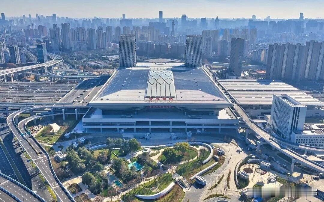 据网友爆料，去程8:47从上海虹桥站始发，11:13抵合肥南站，11:17发车，