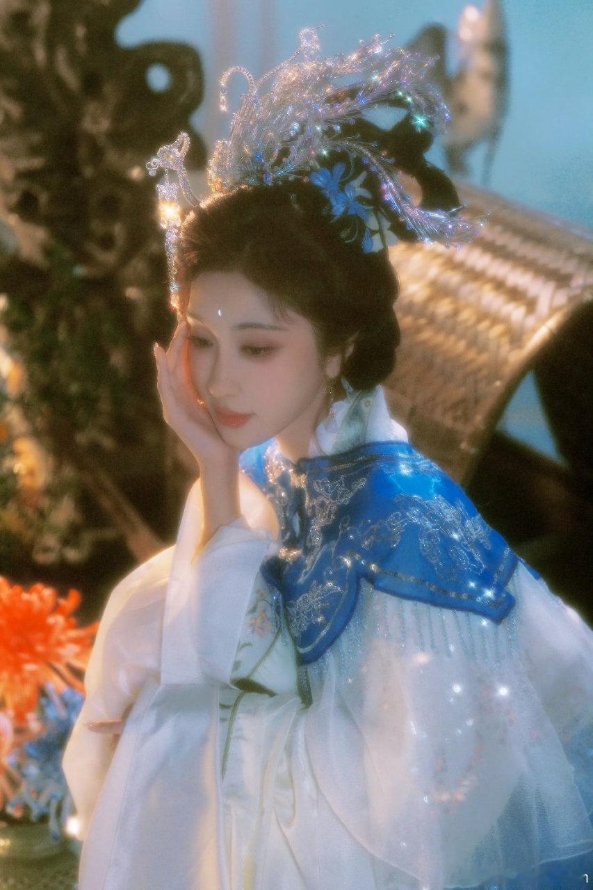 张小婉国风美学张小婉古风天生适配 李小婉也太适配古装了吧！！完全古风美人，国风美