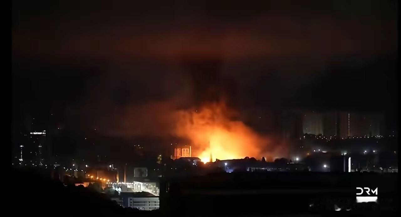 俄军大规模空袭基辅损失惨重，西方集体沉默，双重标准尽显舆论偏见
 
俄军发起开战