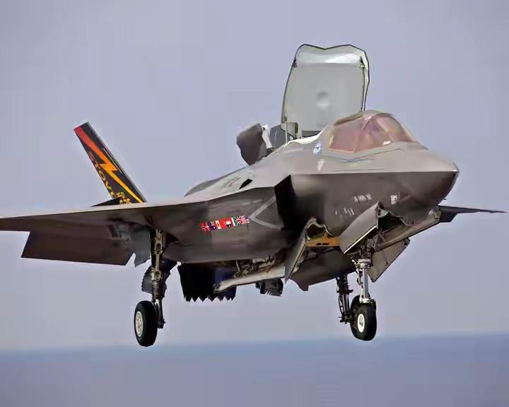 当地时间2026年7月31日，一架隶属于美国海军陆战队的F-35B隐形战机在米拉