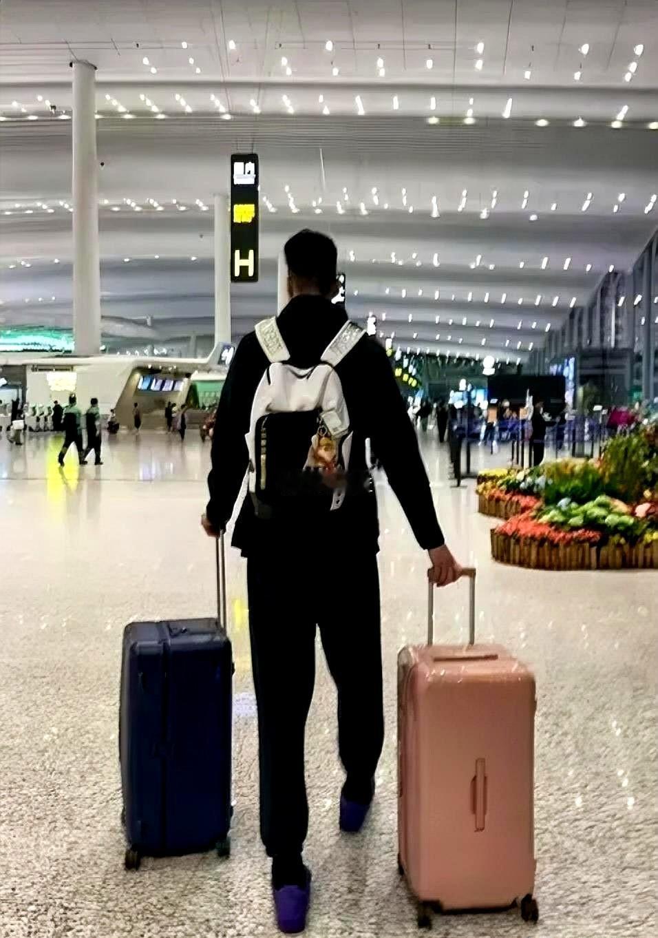 专门回来打周琦的吗？
浙江主力中锋余嘉豪不打决赛已经返回西班牙！
据国内媒体人透