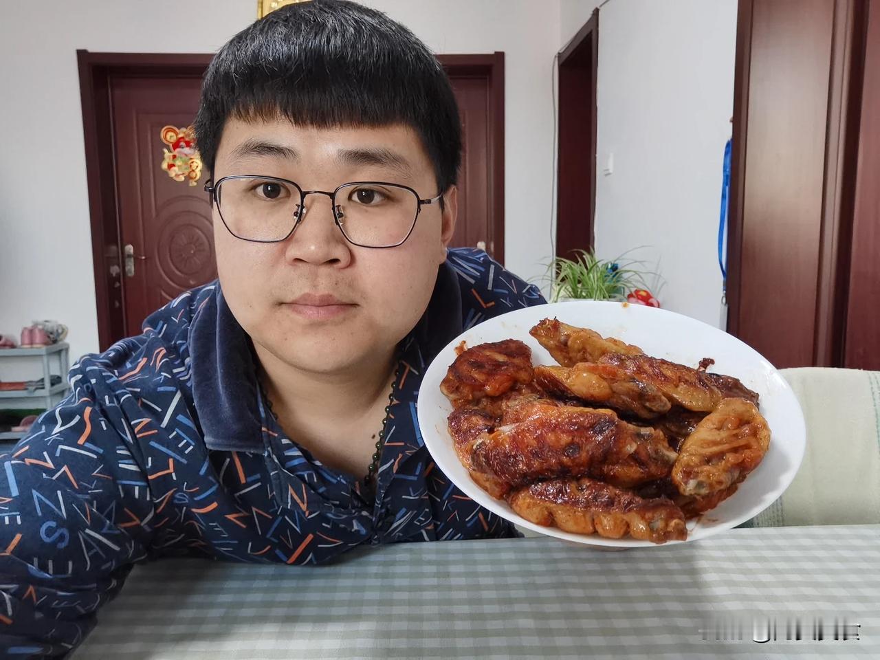 非典那年我在上小学4年级，那时候就感觉不上学真好，天天找小朋友玩。2020年新冠