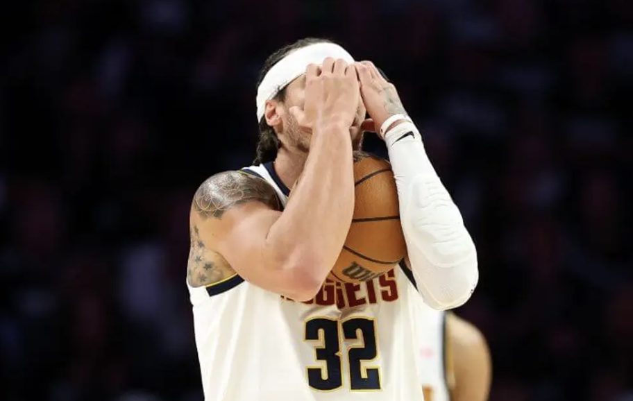 今日下半场掘金投篮24%，三分15%只拿42分，森林狼62分