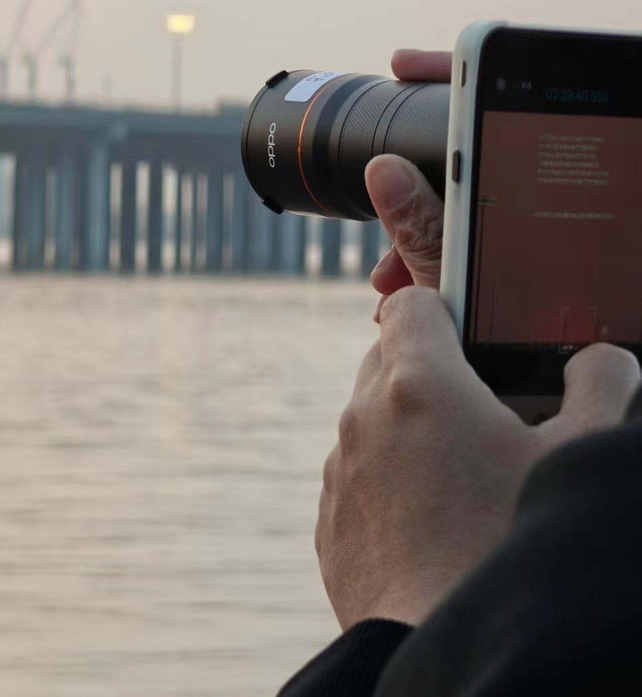 这是OPPO Find X9 Ultra的增倍镜？？？这么大