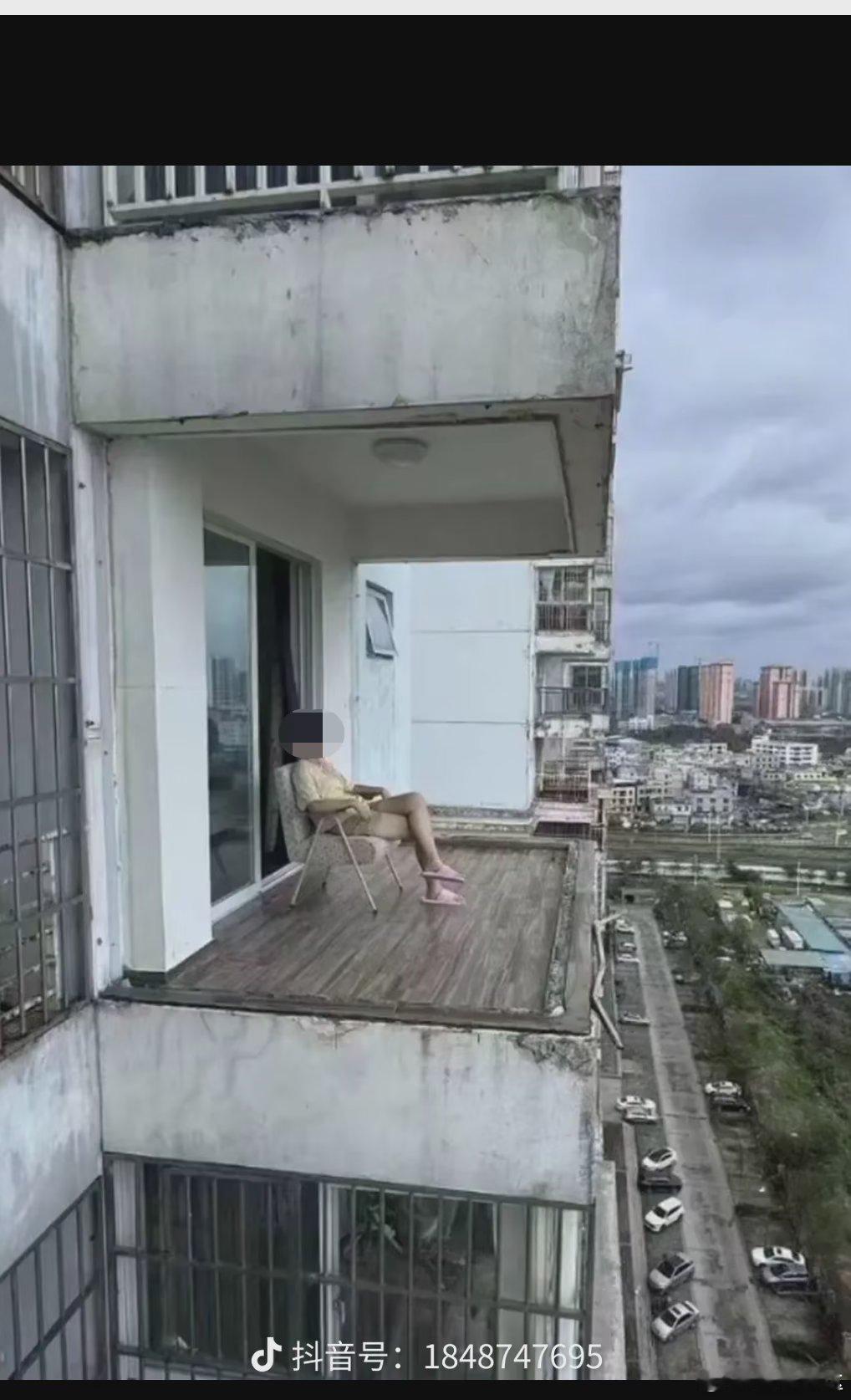 超强台风过境后最经典的画面。