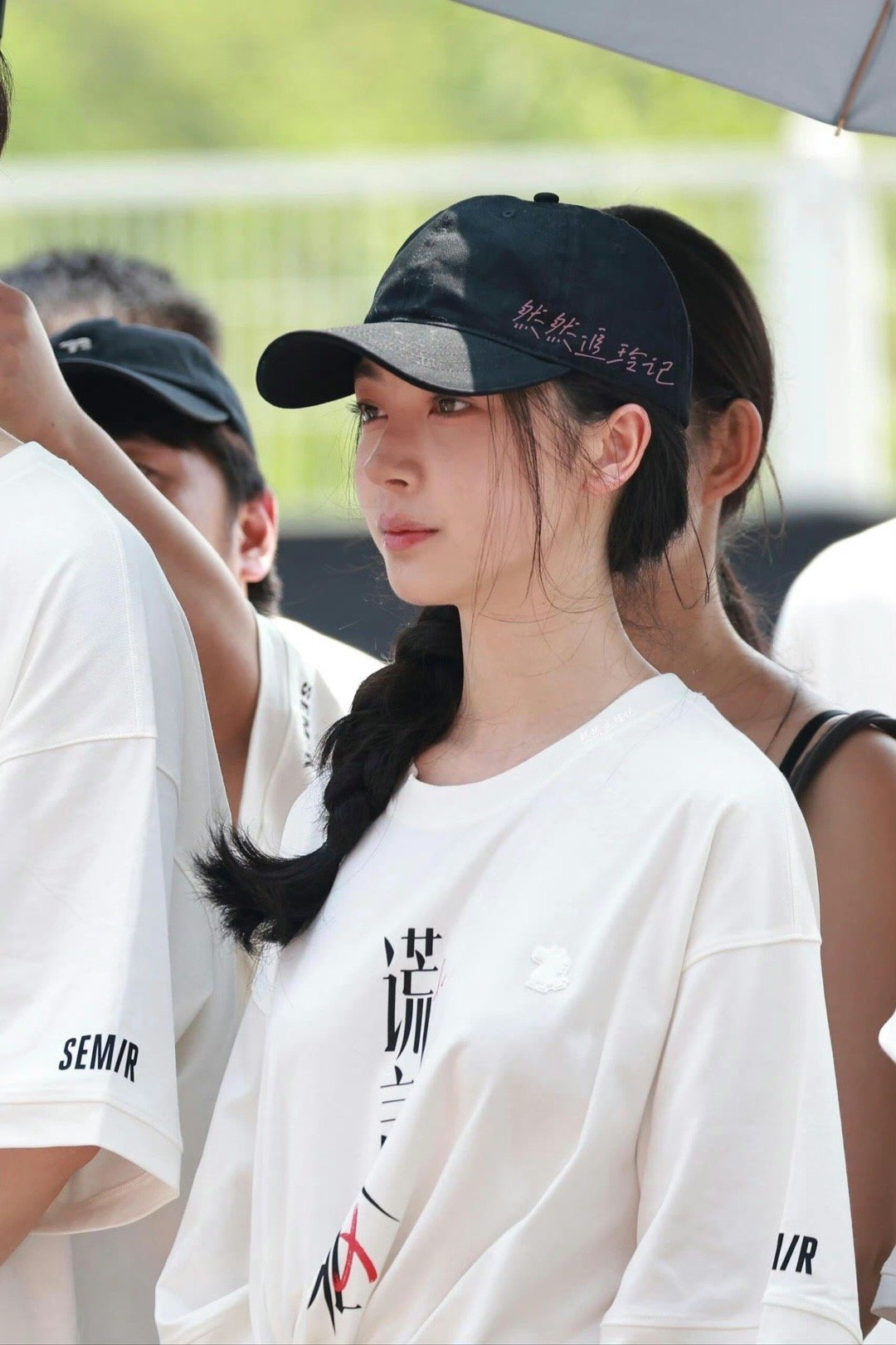 易梦玲的侧脸也太像柳岩了吧，进组能火吗？ ​​​