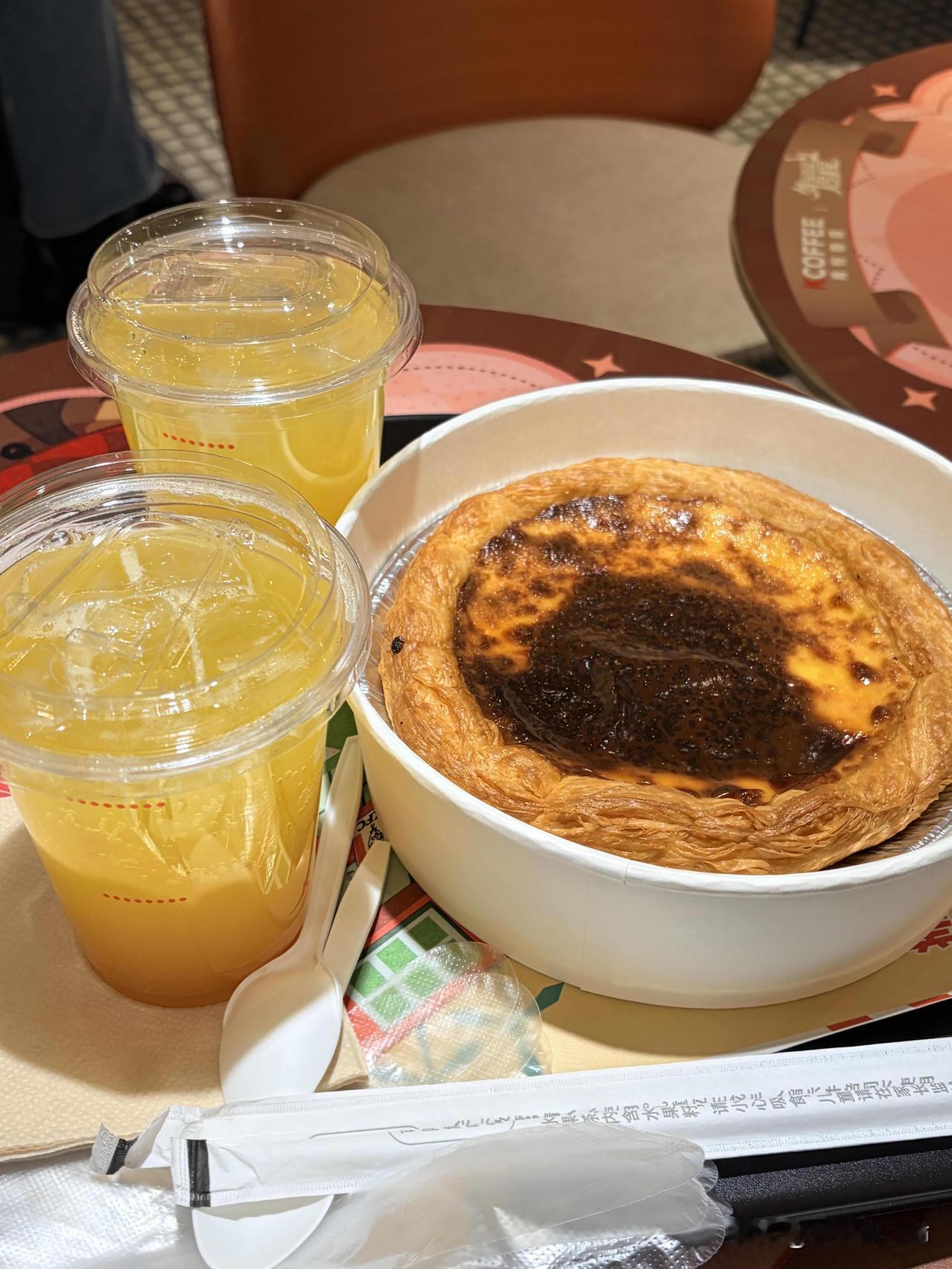 妈妈说我从小就知道怎么不让她受委屈
前两天妈妈和我聊天，说起前两天在高铁上我指着