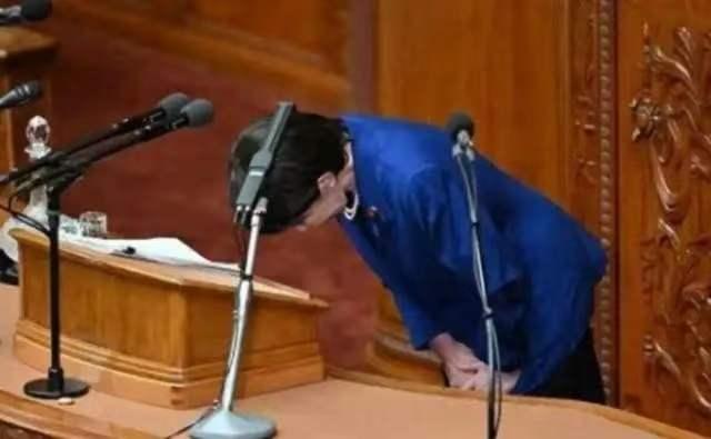 中国对日本，既不学美国，也不学俄罗斯，更不学以色列，明目张胆的开战，中国不开枪炮