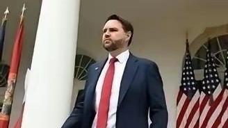 万斯摊牌了！美国想用导弹+芯片锁住台湾？历史早已给出答案！
 
台湾，从来不是美