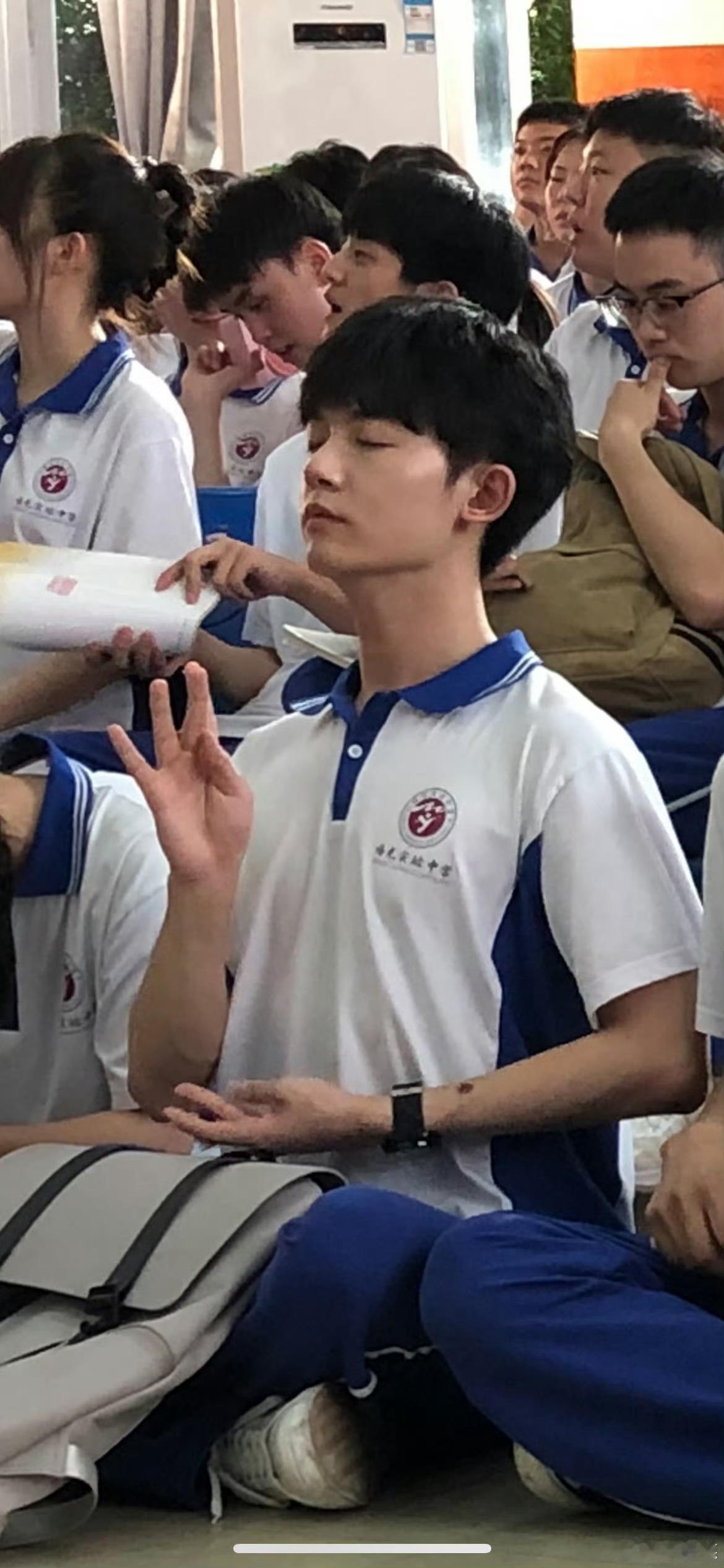 本来也没啥，刻意截图反而搞出了欲盖弥彰🤚 ​​​