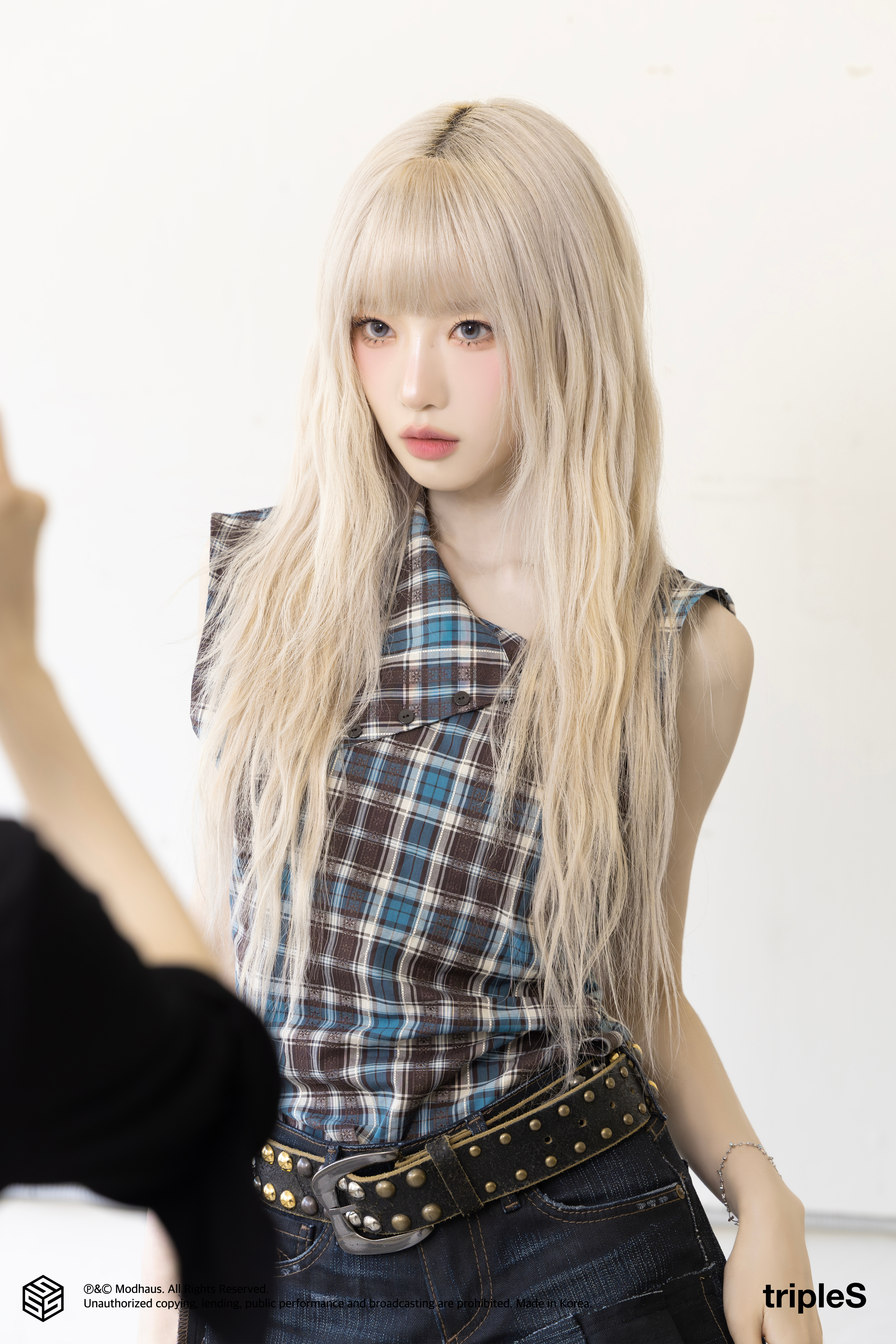 tripleS <LOVE&POP> pt.1 JACKET PHOTO BEH