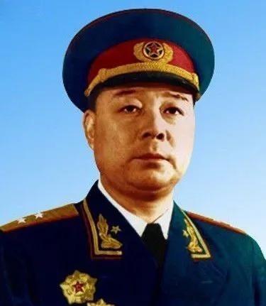 1939年，战友们给24岁的八路军副旅长介绍了一个女排长，谁知，当副旅长去找女排