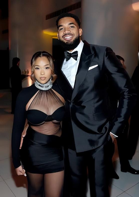 排场拉满！刚拿NBA总冠军转头办婚礼，NBA半圈球星加好莱坞大牌全都跑过来捧场！