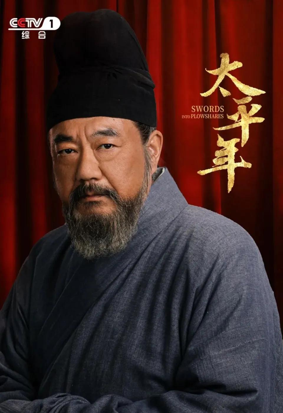 你刚在太阳底下走了半小时 戴的变色眼镜早黑透了 你居然完全没察觉
最新款镜片遇紫