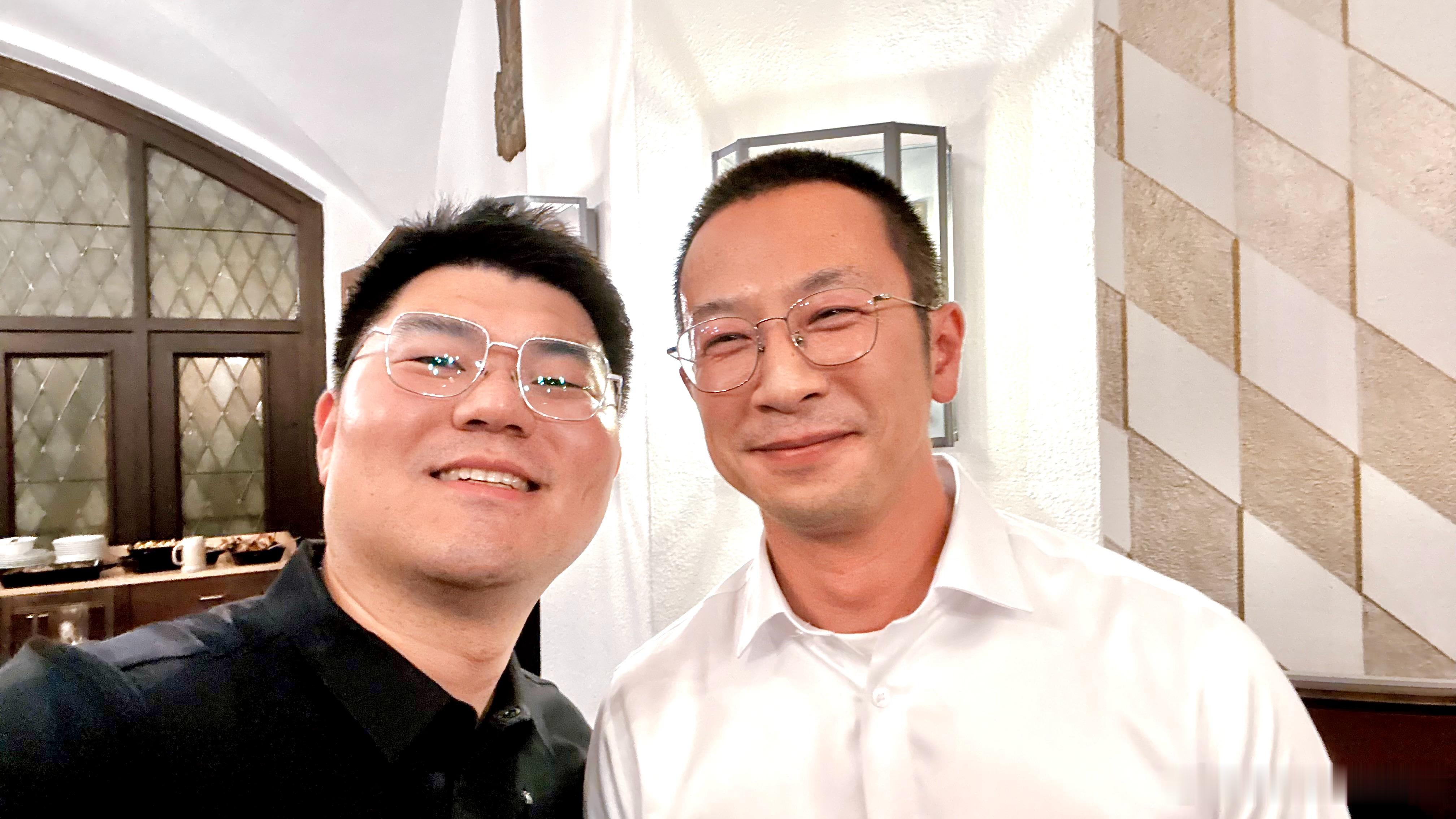 学好英语真的特别重要，我就是属于英语极差的，而是是哑巴英语。之前自己一个人出国，