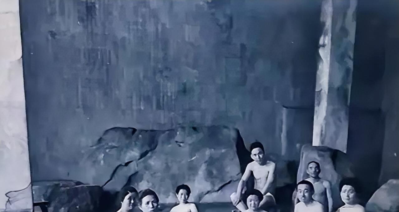 日本澡堂男女混浴合法至今，百年前赤裸日常颠覆认知，1900年日本澡堂男女能一起泡