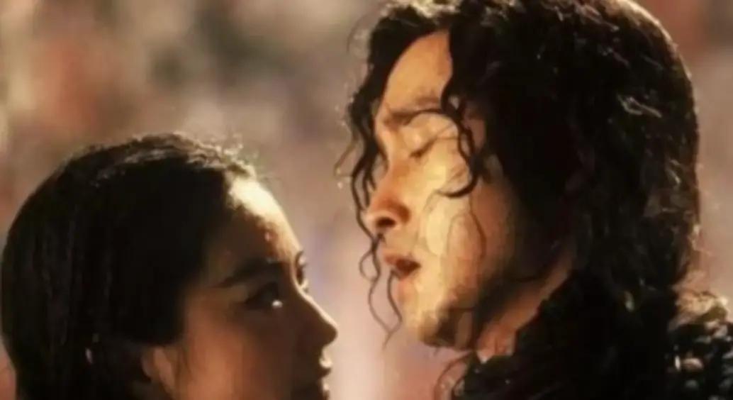 这场拍了15遍的经典水戏，藏着张国荣林青霞最动人的修养

1993年拍《白发魔女