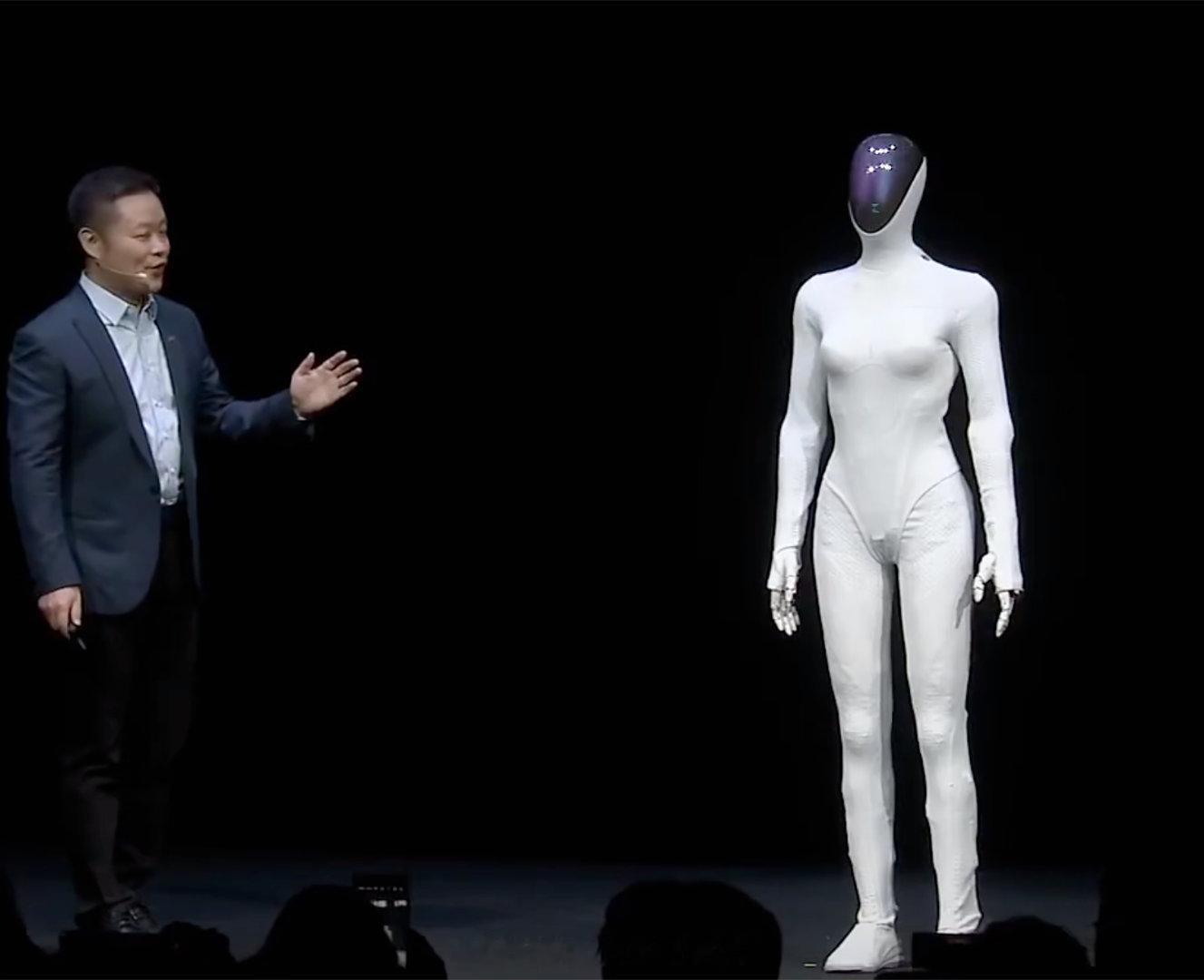 小鹏机器人小鹏IRON机器人做的真的太像真人了不要以为小鹏只会造车人形机器人也是