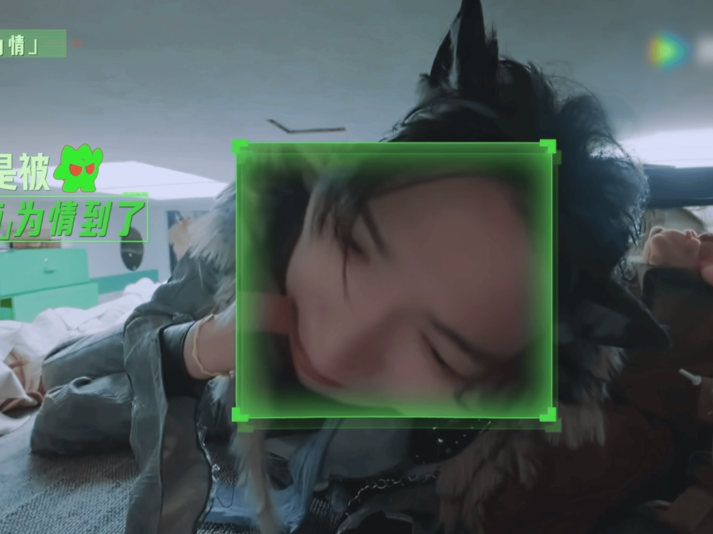 我可以给狼王当助理，像整理尾巴这种粗活怎么能让狼王亲自干呢，我可以代劳，顺便薅两