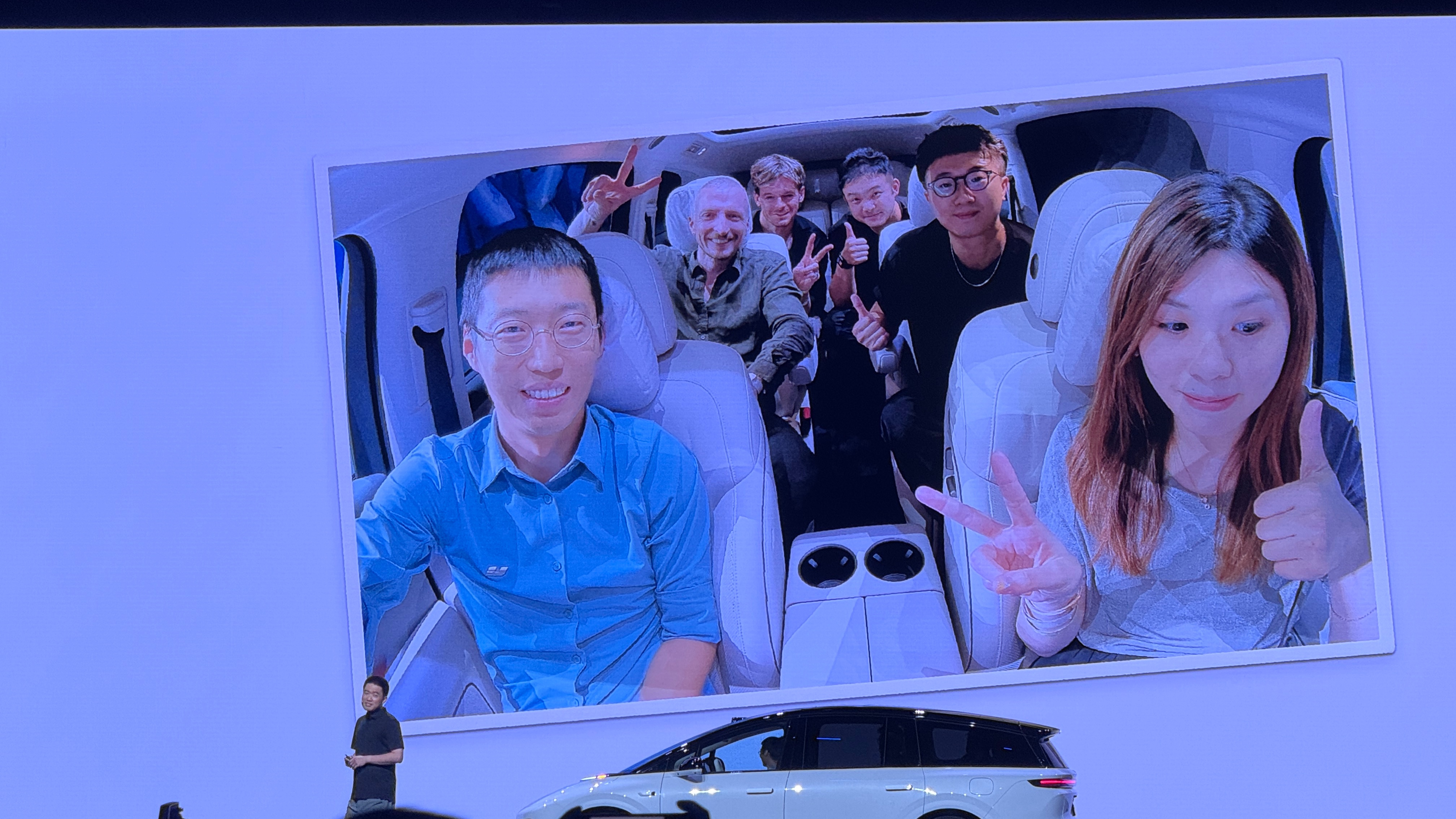理想i8发布会上，现场6座实坐实拍～[围观][围观]这空间你们觉得怎么样？ 理想
