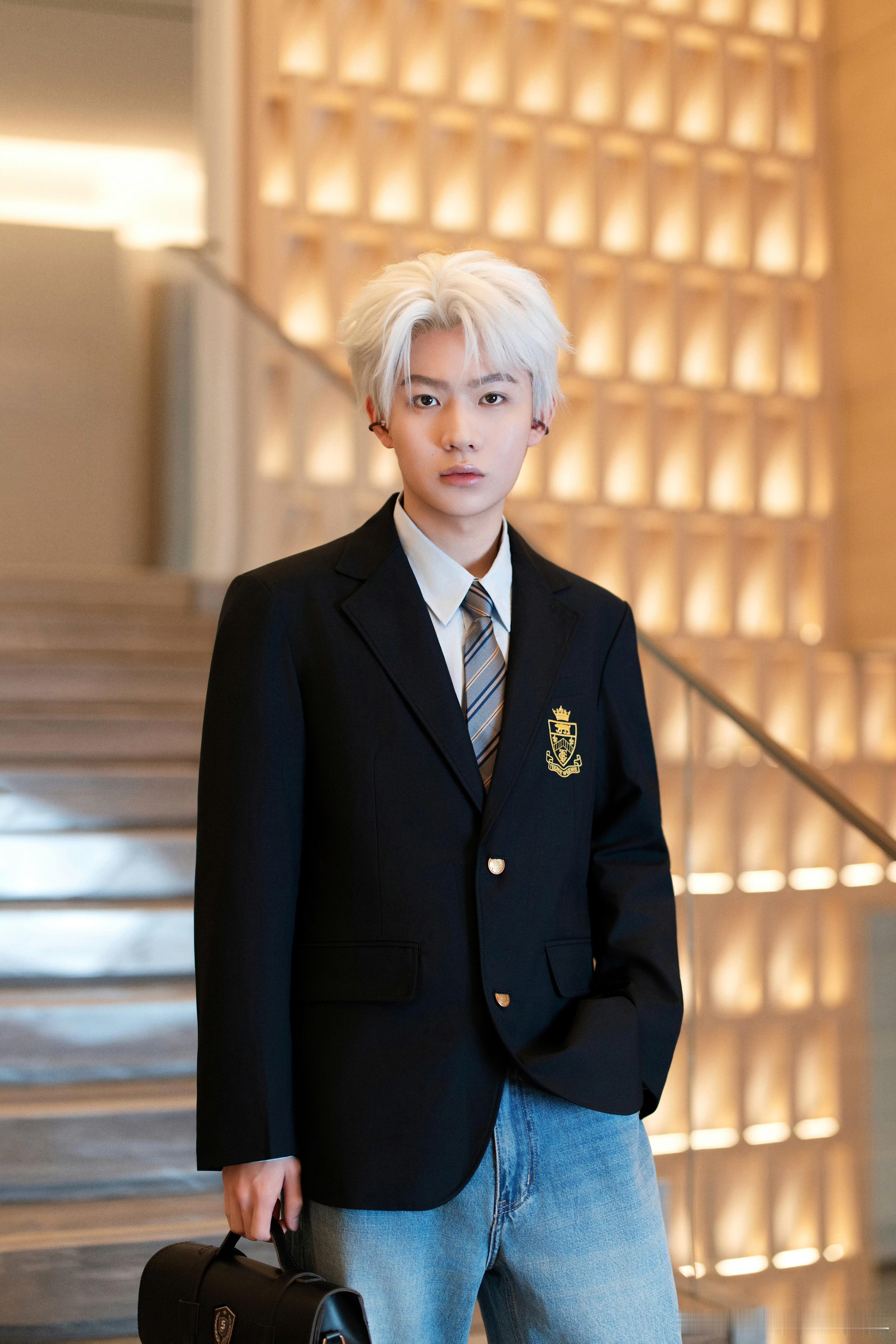 九尾英伦校服帅麻了 谁懂啊！九尾造型妥妥的贵族学校风云学长，氛围感直接杀疯了！ 