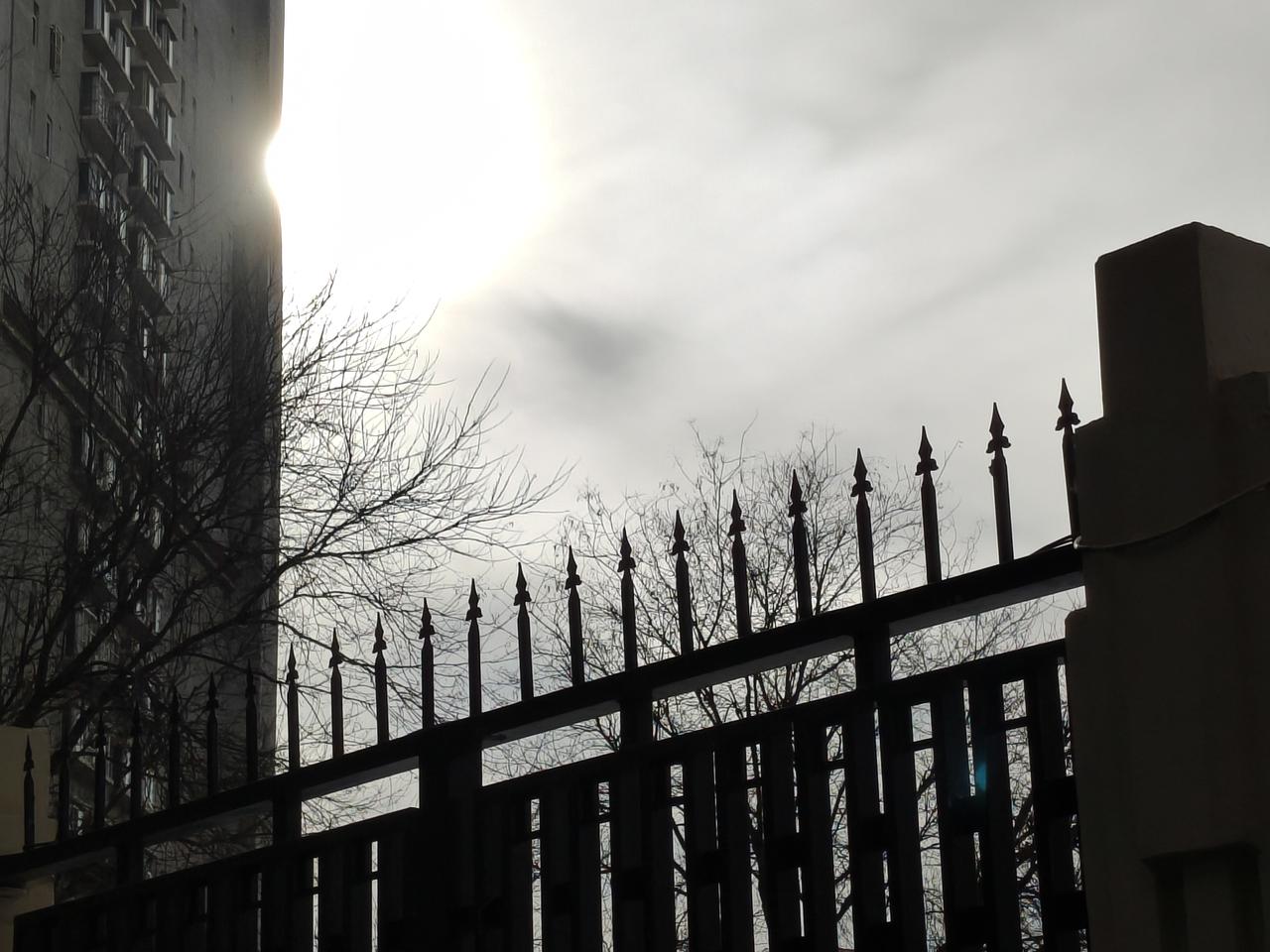 上联:勤勤恳恳种菜，求下联踏踏实实数钱。