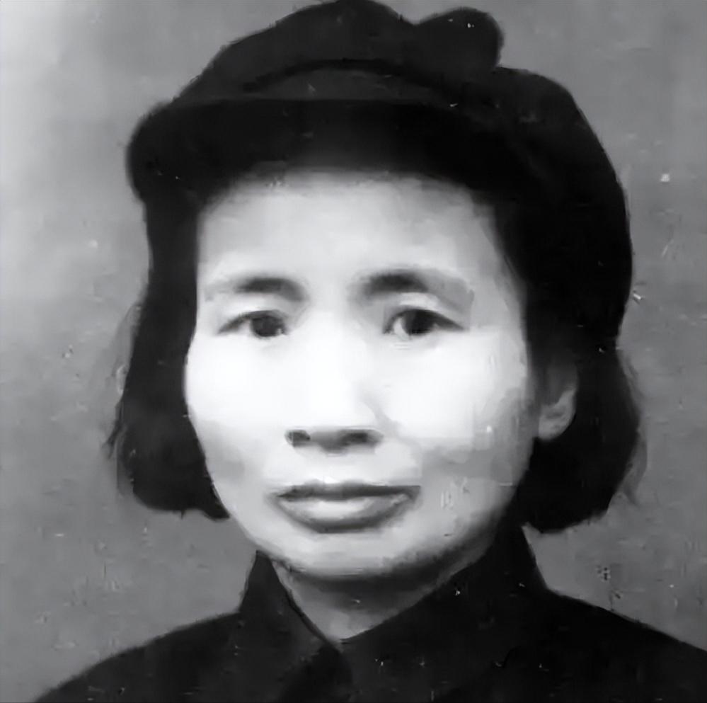 1960年冬天，钱瑛到甘肃考察，谁料司机中途迷路，突然发现前面沟里有烟轻轻飘出，