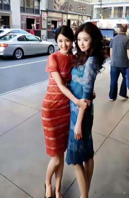 曾黎和蒋欣，两位都是美人级别的，一个是演技派的，一个是颜值天花板，蒋欣代表作《甄