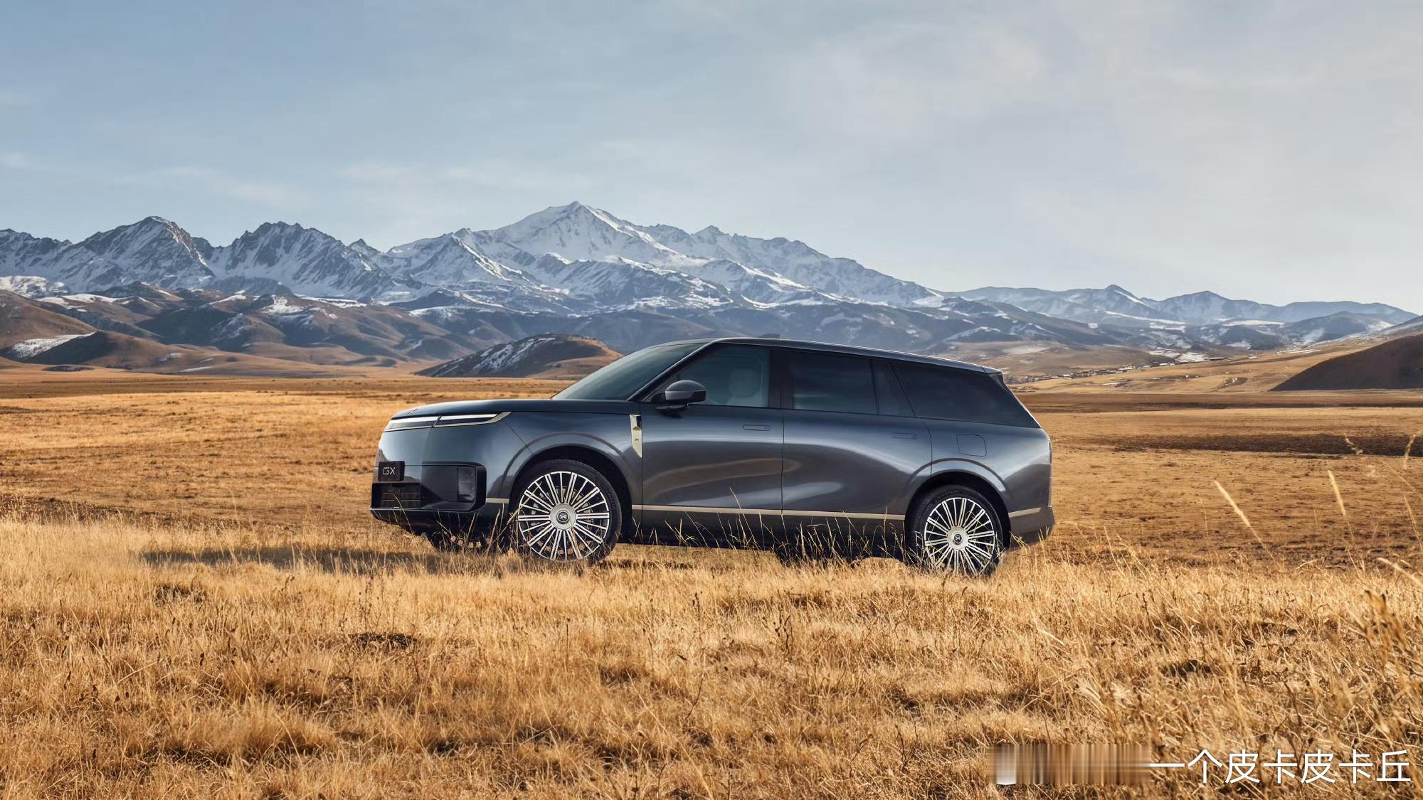 小鹏GX是小鹏在全尺寸大六座市场的“肌肉”之作。它最硬核的地方在于跨领域的技术降