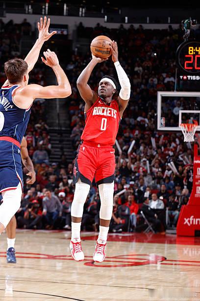 休斯顿火箭 霍乐迪-我的评分：霍老三今天也值得五星👀阿隆·霍勒迪今天￼外线手感