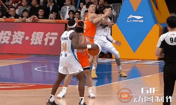 两罚不中太伤！北京时间3月19日，北京男篮客场104-109不敌积分榜倒数第三福