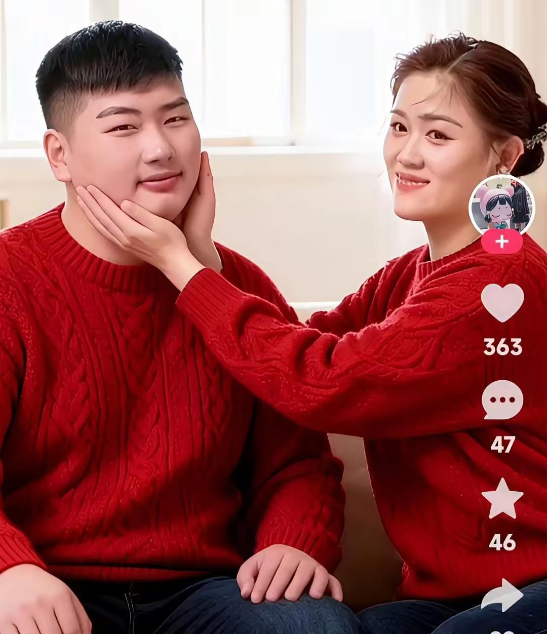 大衣哥朱之文，儿媳差距真大？
一个高调退场，一个默默生子。
这家庭关系，太有看头