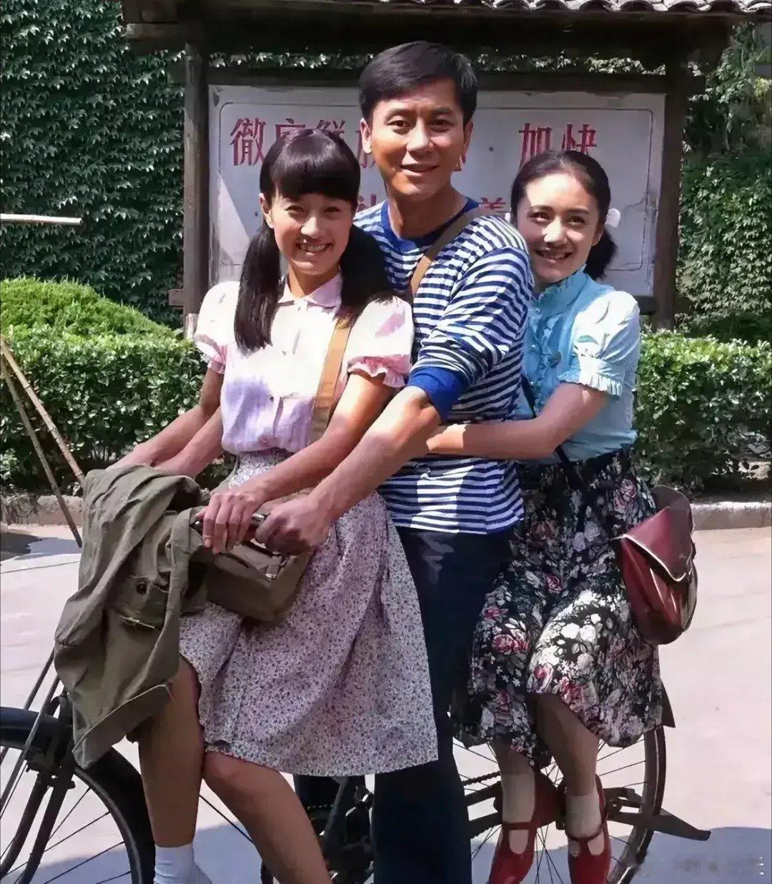 李晨这是挂着那两个美女啊？马伊琍和刘芸？放现在会被吐槽吗？ 