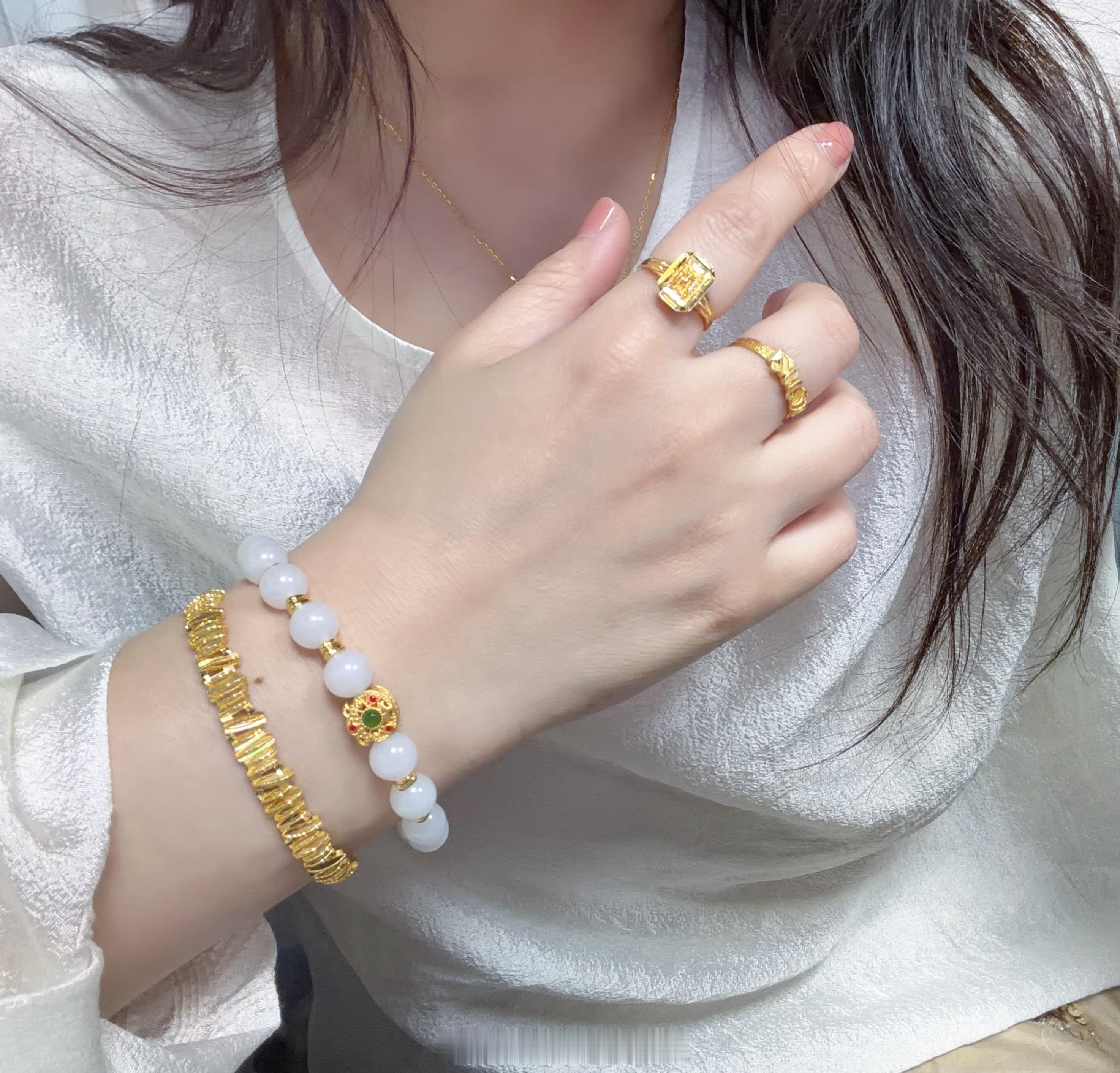 成毅六福珠宝全球代言人 秀一下我的大黄