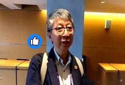 梁孟松！
一位活着的传奇！
手握近500项专利的“技术狂人”。他曾帮三星从台积电