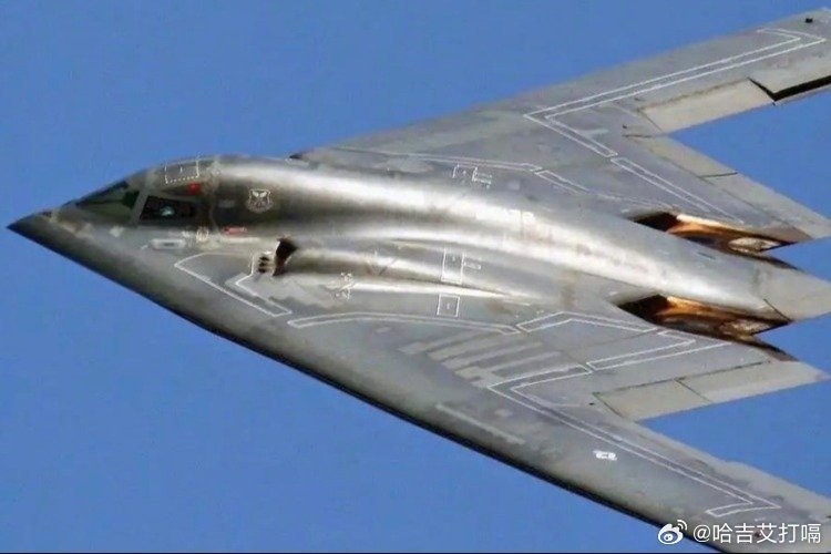 凤凰新闻【巨大损失！伊朗重型导弹从天而降，5架美军空中加油机惨遭团灭】当地时间3