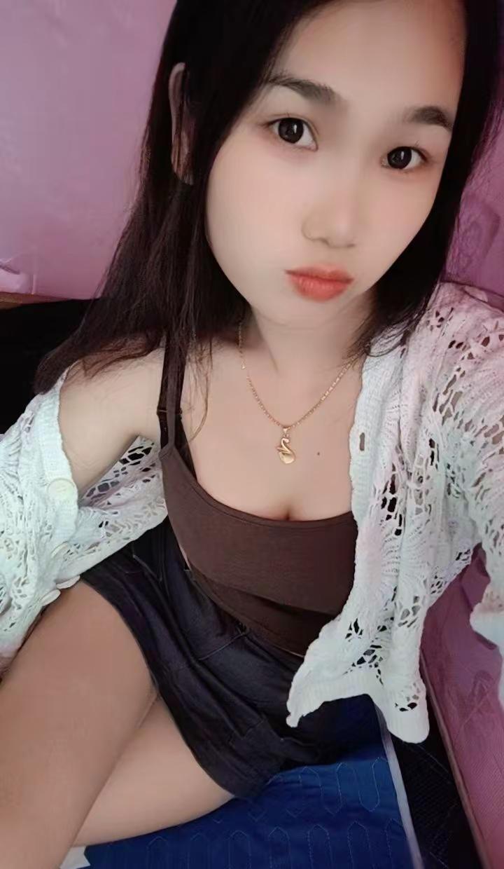 找男朋友别找有钱的，找了最后也不一定属于你，二十几岁的男生多数都没有钱，自己配得