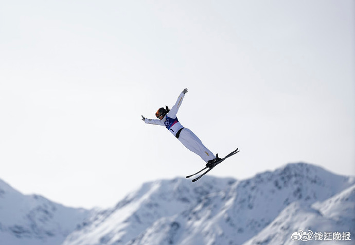 #徐梦桃金牌#【第二金！徐梦桃夺得米兰冬奥会自由式滑雪女子空中技巧金牌】在刚刚结