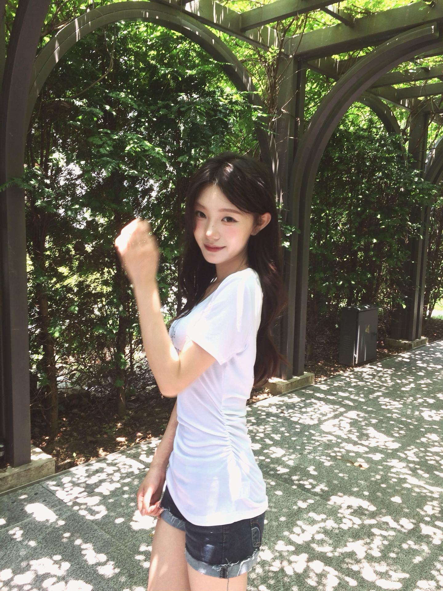 哼你爱的歌会痛 看你的信会痛 连沉默也痛