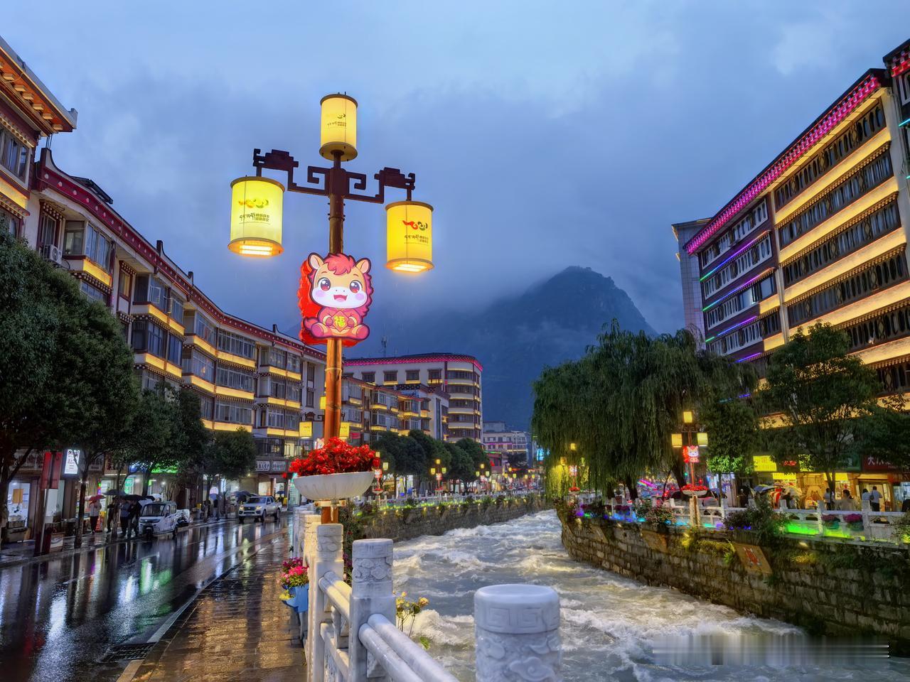 溜溜城，自驾318进藏必经之地