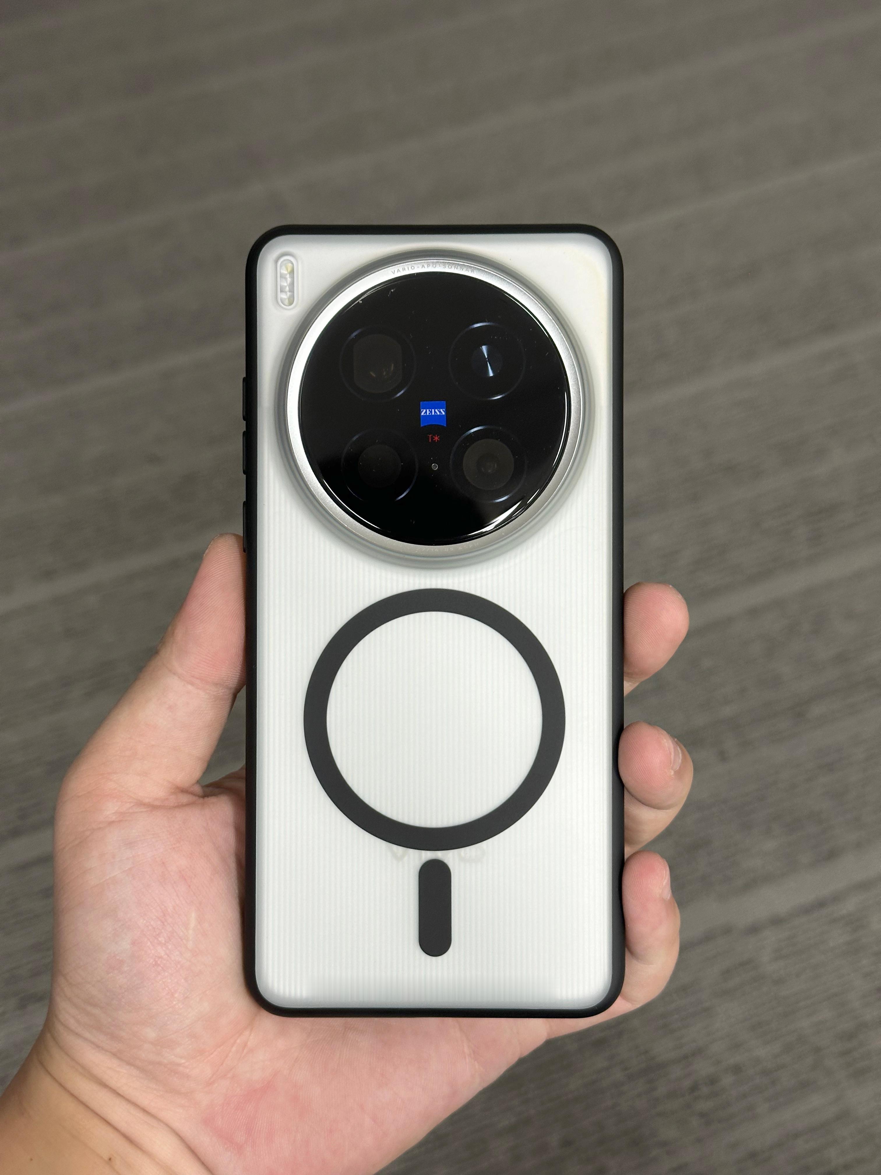 vivoX200Ultra 的013目前收到的几个评价都好走心[哈哈]磁吸的已经