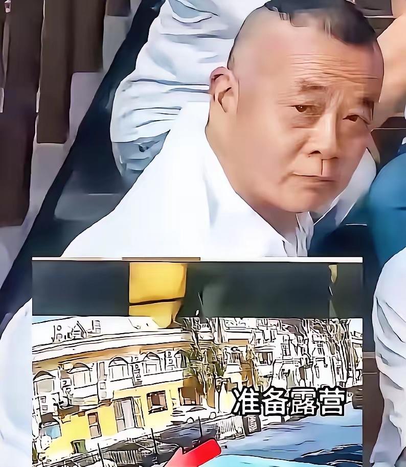 重庆老王这下彻底没戏了。
西藏全线酒店民宿拒接，餐厅关门不见。他只能睡车里搭帐篷