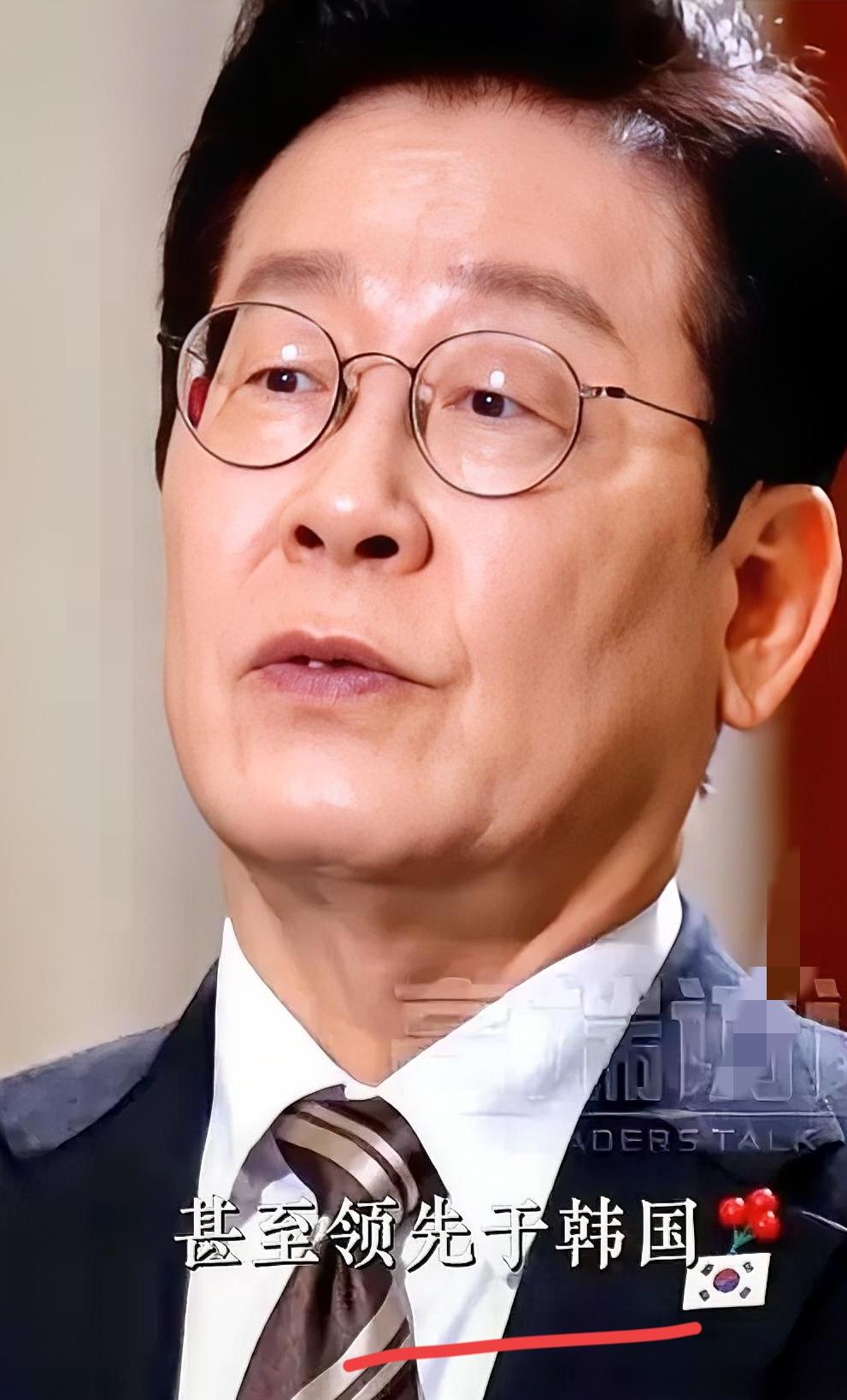 韩国总统李在明，对着央视的镜头，说了一句让很多人心里一紧的话。
他说，过去那种“