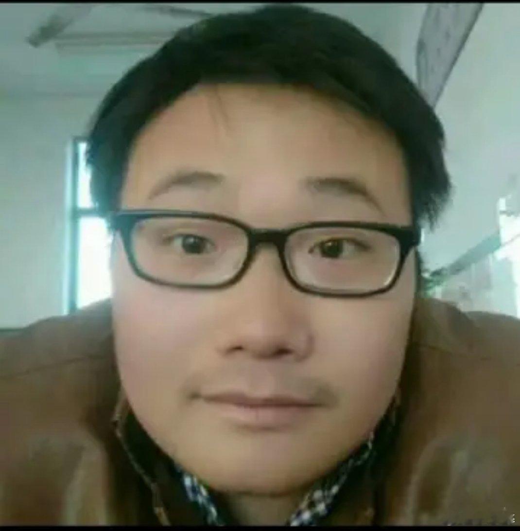 大家好，我是李求醉，我换回我更年轻时的头像了！怎么样？ ​​​
