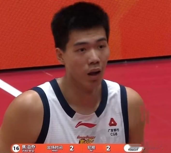 杜峰指导弃用焦伯乔，还真没徐昕好用




焦伯乔表现差强人意，在场效果很糟糕，