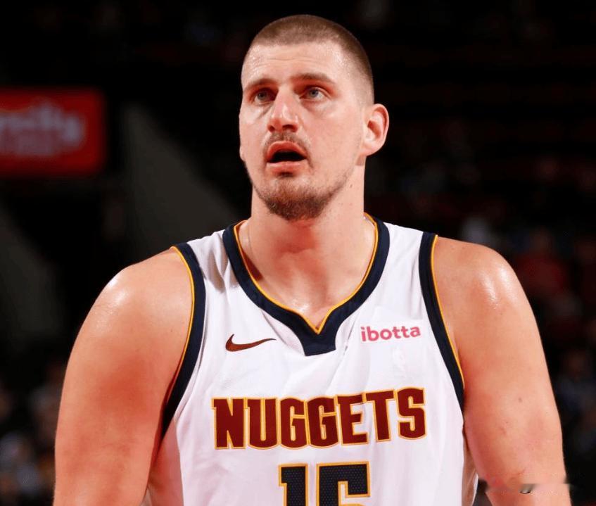 NBA历史中锋40+场次的核心排名数据：
 
1. 威尔特·张伯伦：271次（历