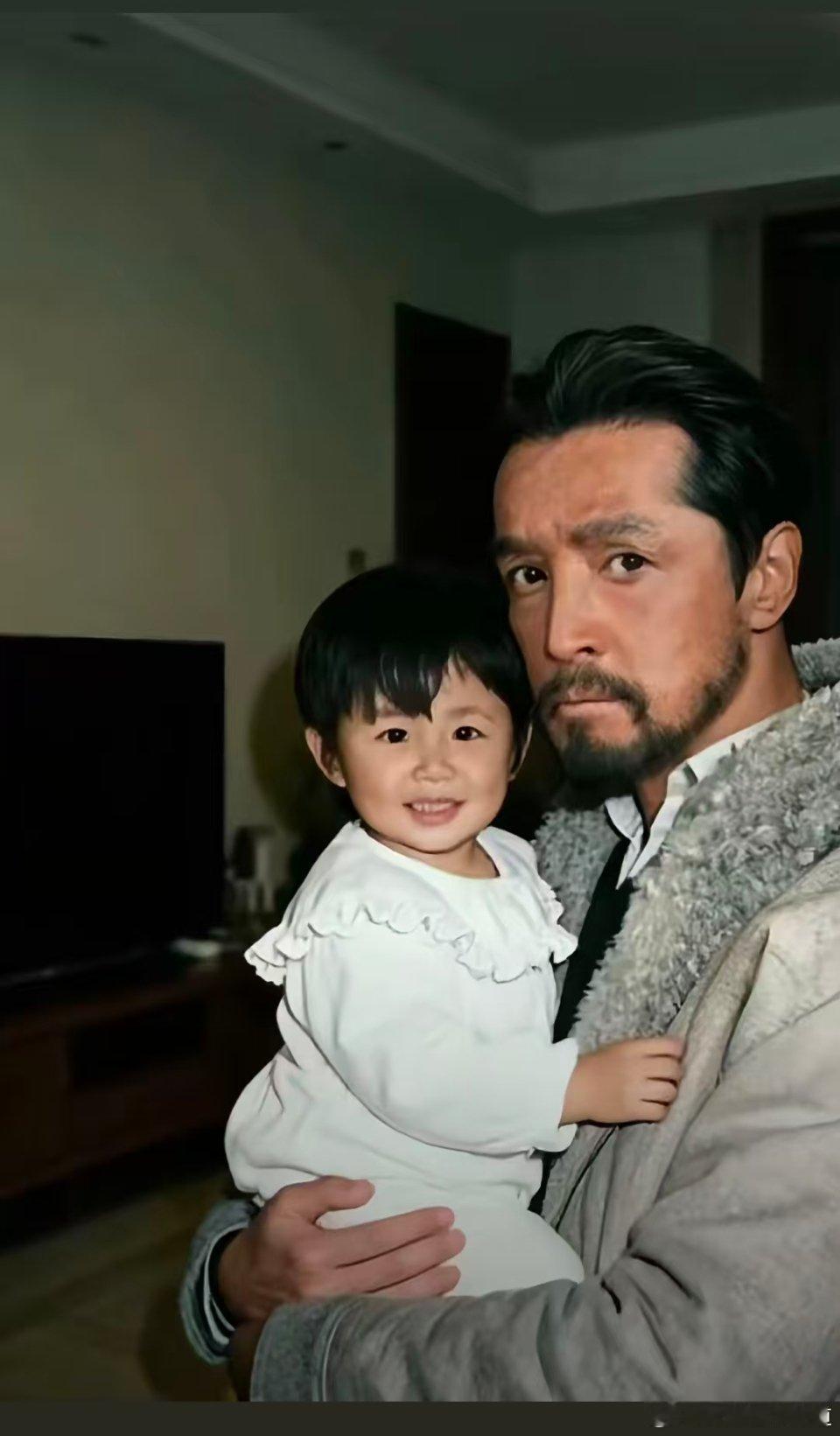 胡歌发文告别生命树我想知道有多少人看到这个照片不想笑的？杨紫告别白菊长文 生命树