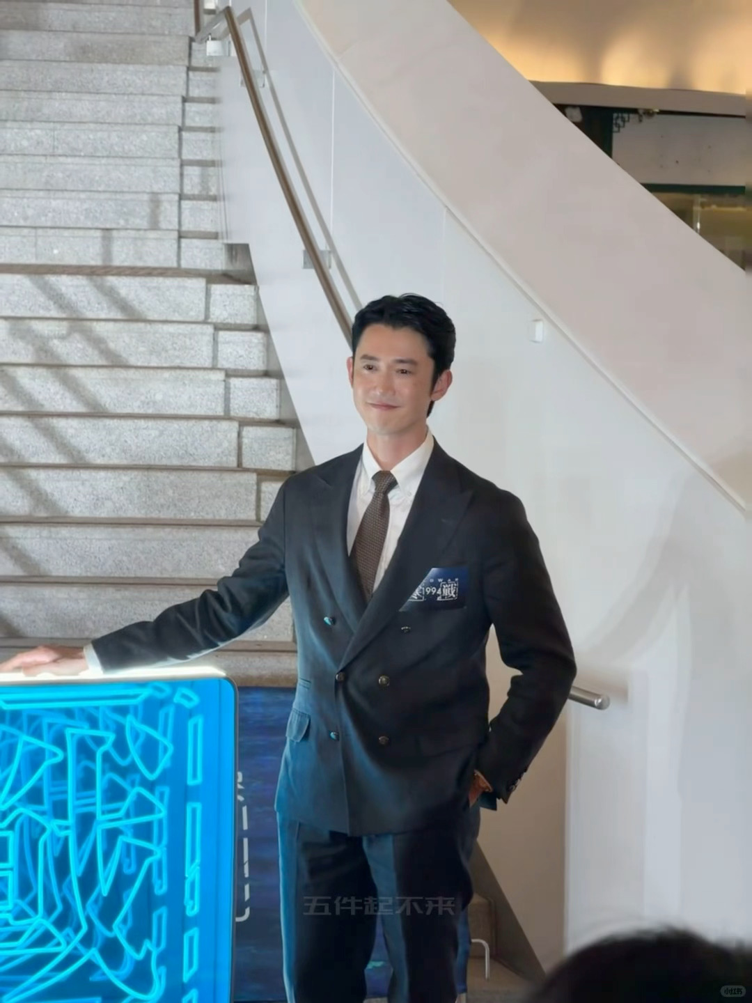 港圈养眼得实在有点过分谁懂《寒战1994》香港首映礼红毯三十分钟的颜值盛宴！ 